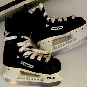 Girls Ice Skates - used